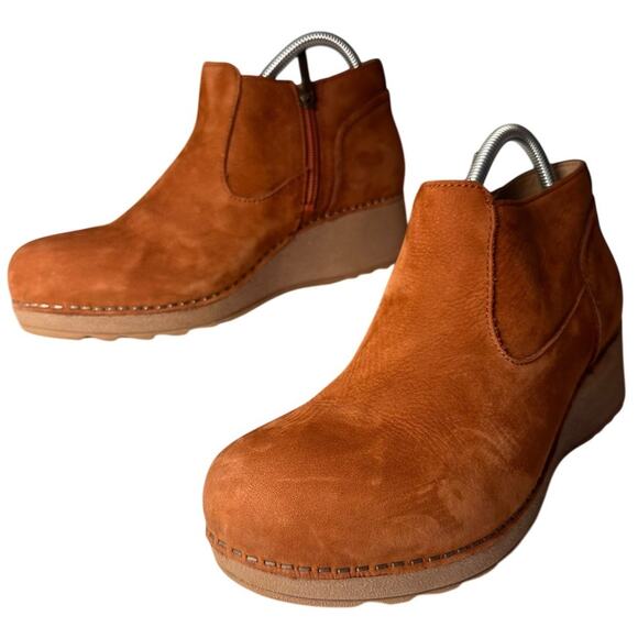 Dansko Women's Ankle Boots in Tan - Picture 2 of 15